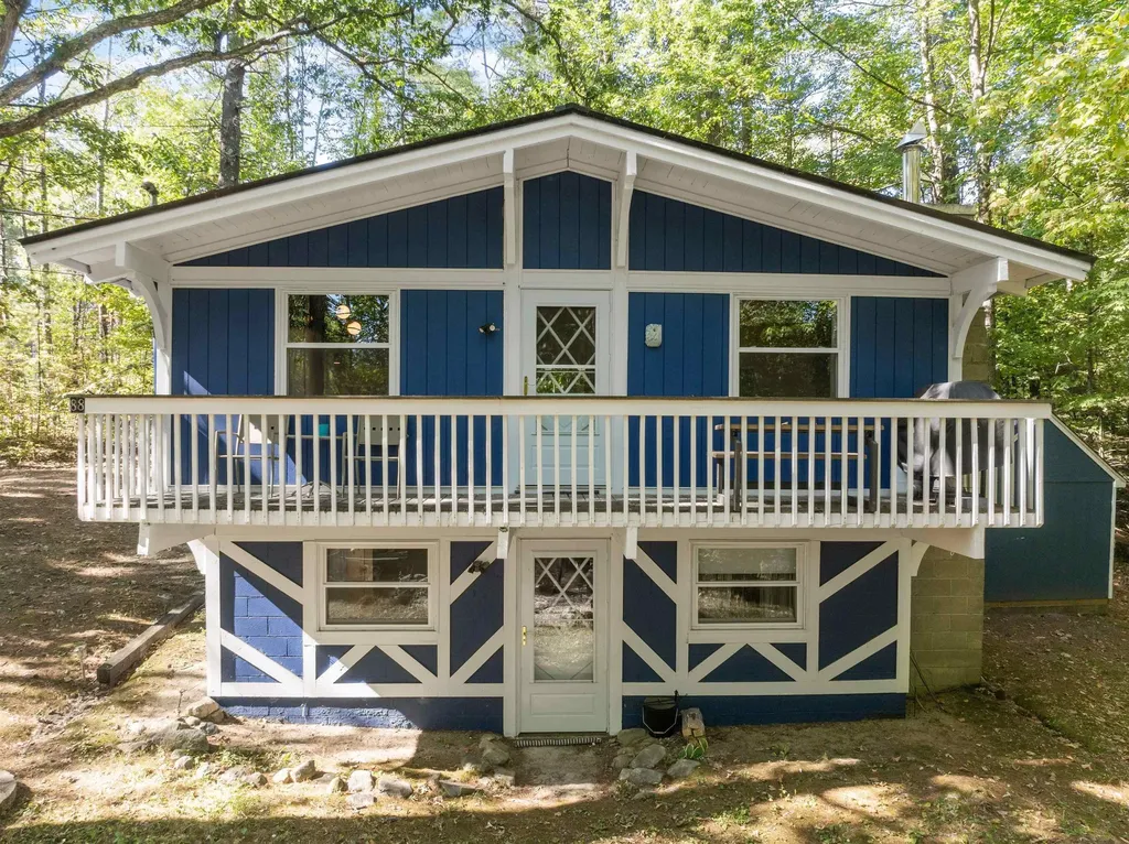 88 Suissevale Avenue Moultonborough NH 03254