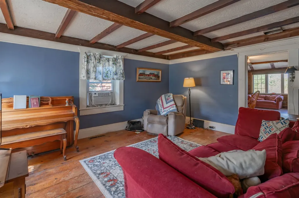 118 Broad Street Hollis NH 03049