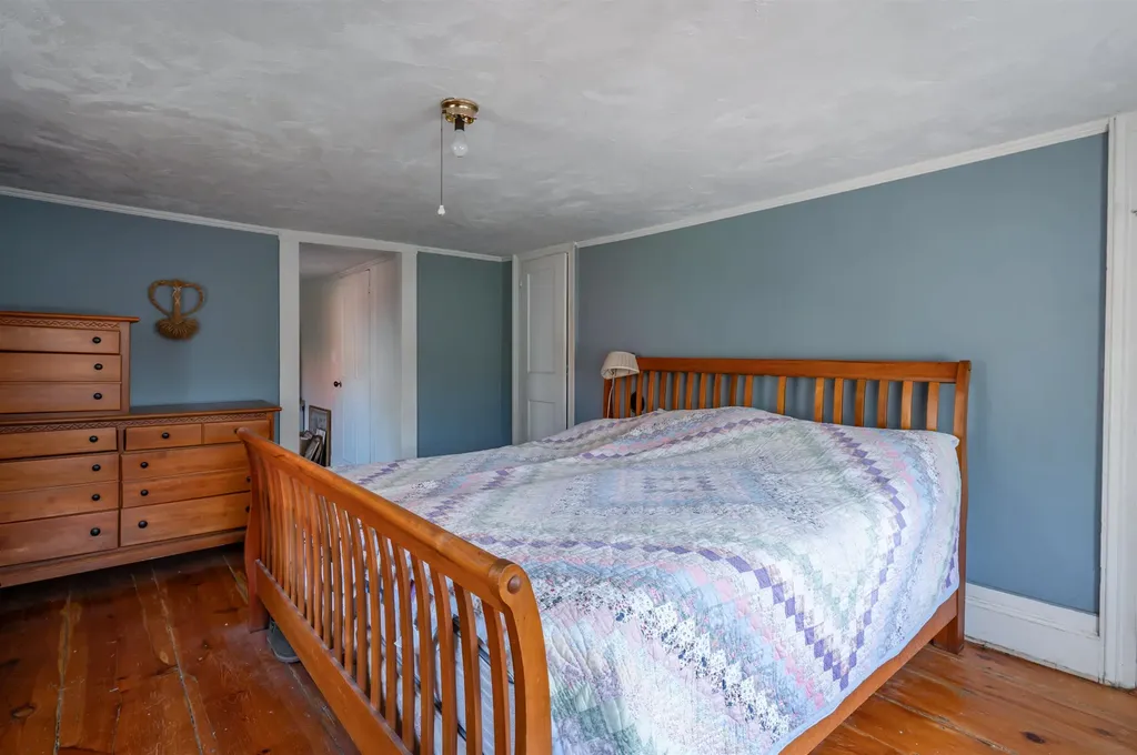 118 Broad Street Hollis NH 03049