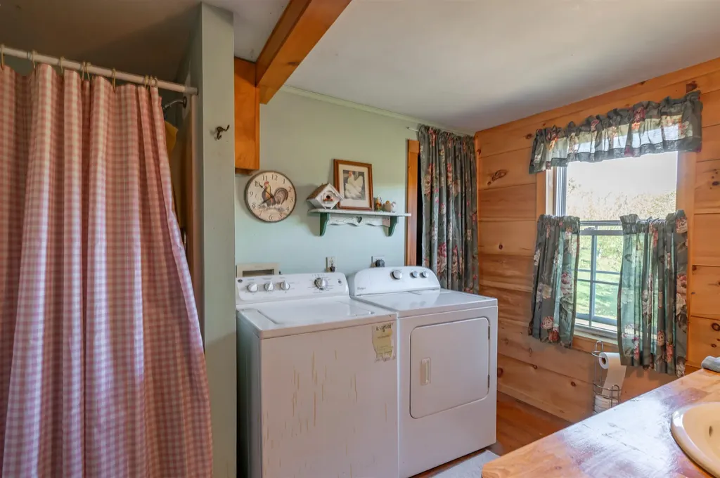 118 Broad Street Hollis NH 03049