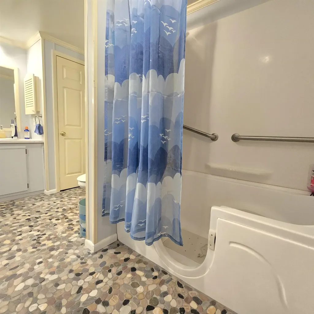 102 Osprey Road Alton NH 03809