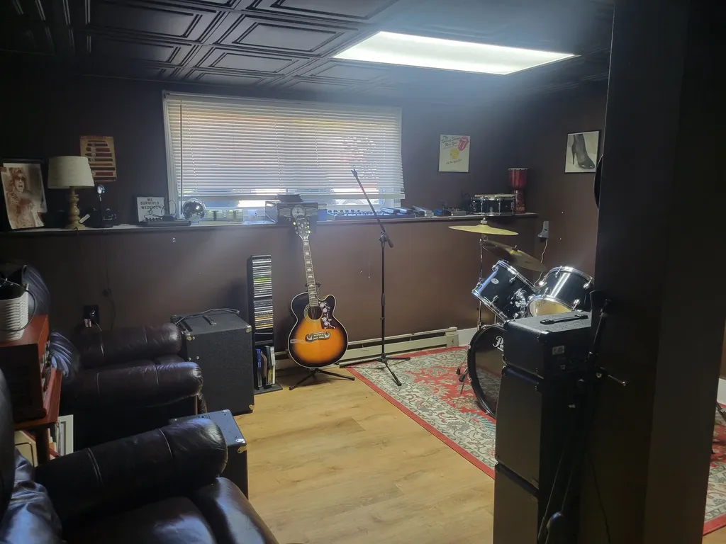 120 Derryfield Court Manchester NH 03104