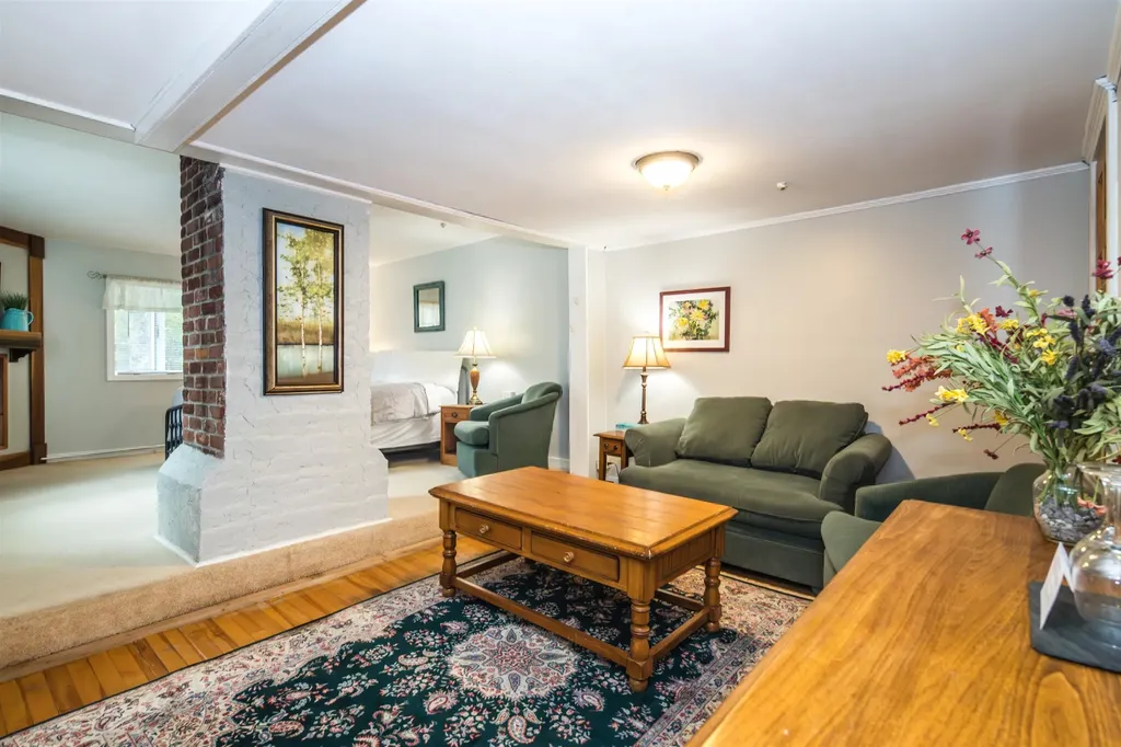 78 Cream Hill Road Mendon VT 05701