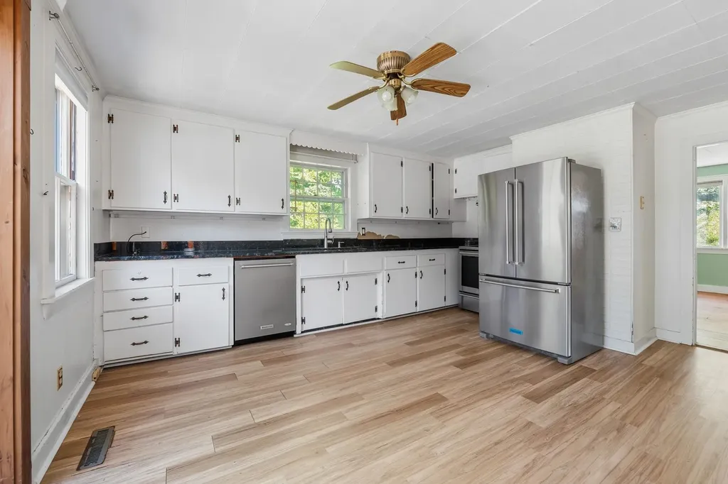 41 Newington Road Greenland NH 03840