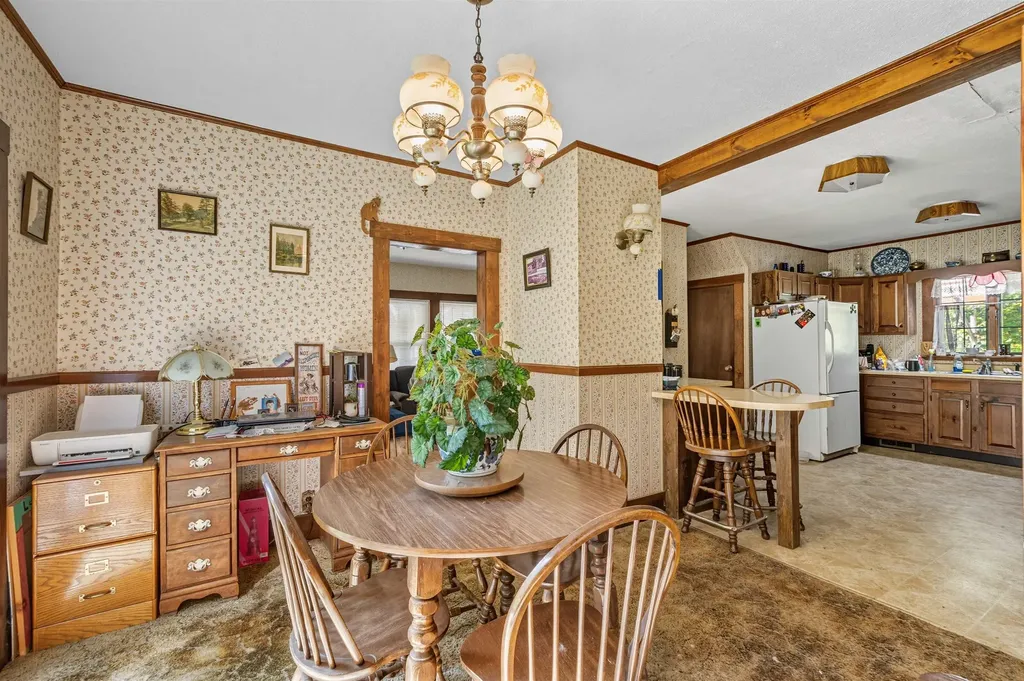 21 Spring Street Colebrook NH 03576