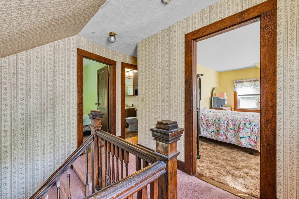 21 Spring Street Colebrook NH 03576