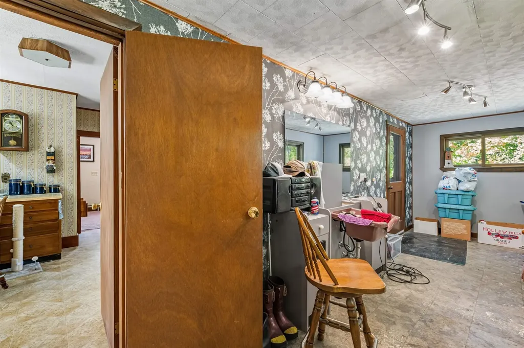 21 Spring Street Colebrook NH 03576