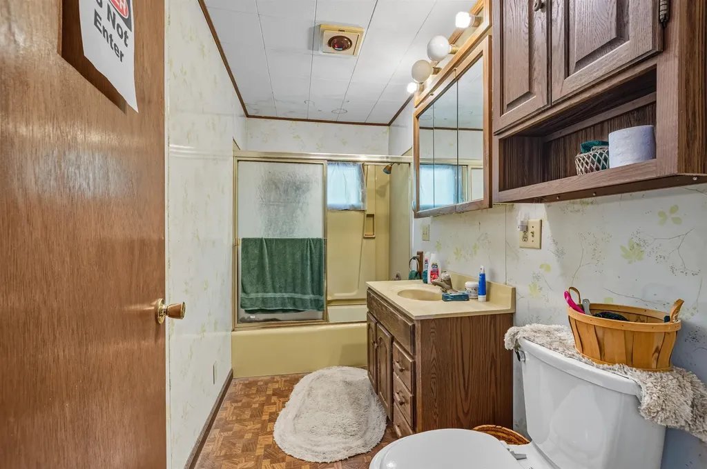 21 Spring Street Colebrook NH 03576