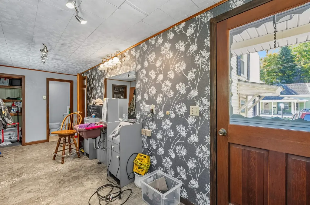 21 Spring Street Colebrook NH 03576