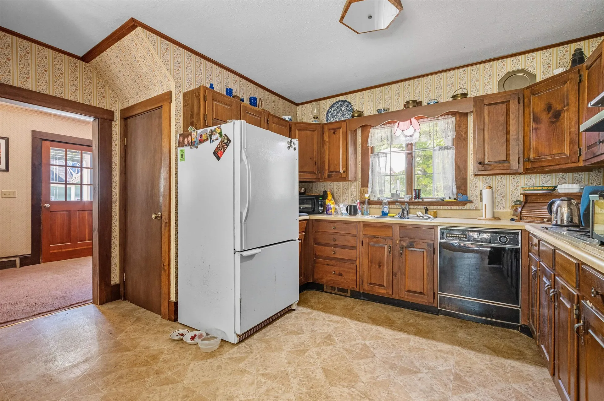 21 Spring Street Colebrook NH 03576