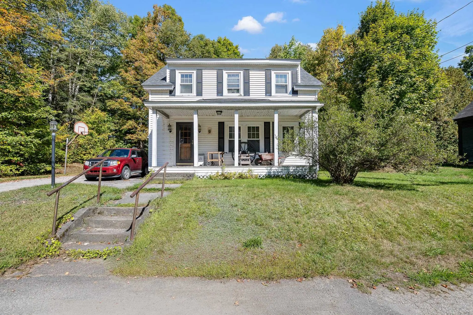 21 Spring Street Colebrook NH 03576