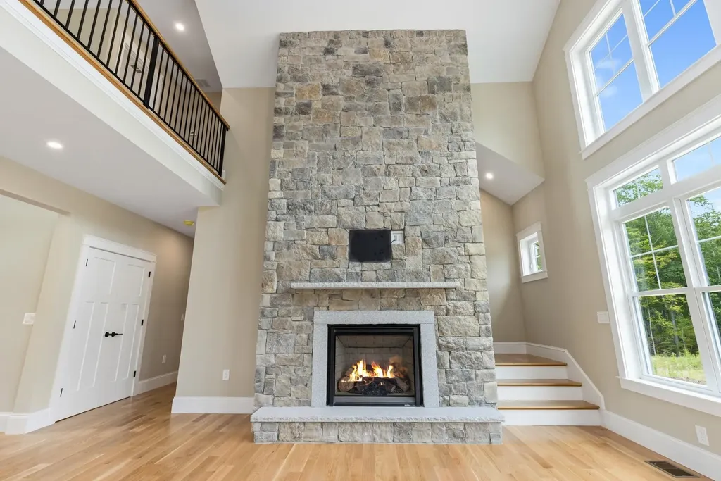 10 Shipwright Way Newington NH 03801