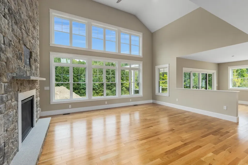 10 Shipwright Way Newington NH 03801