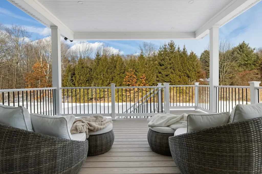 10 Shipwright Way Newington NH 03801