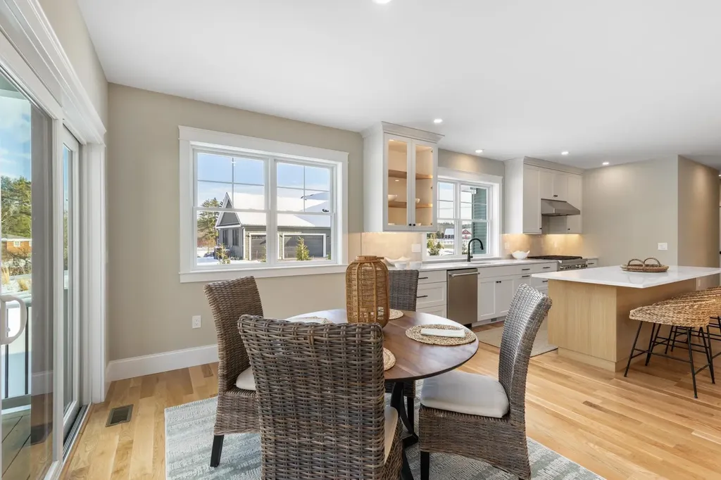 10 Shipwright Way Newington NH 03801