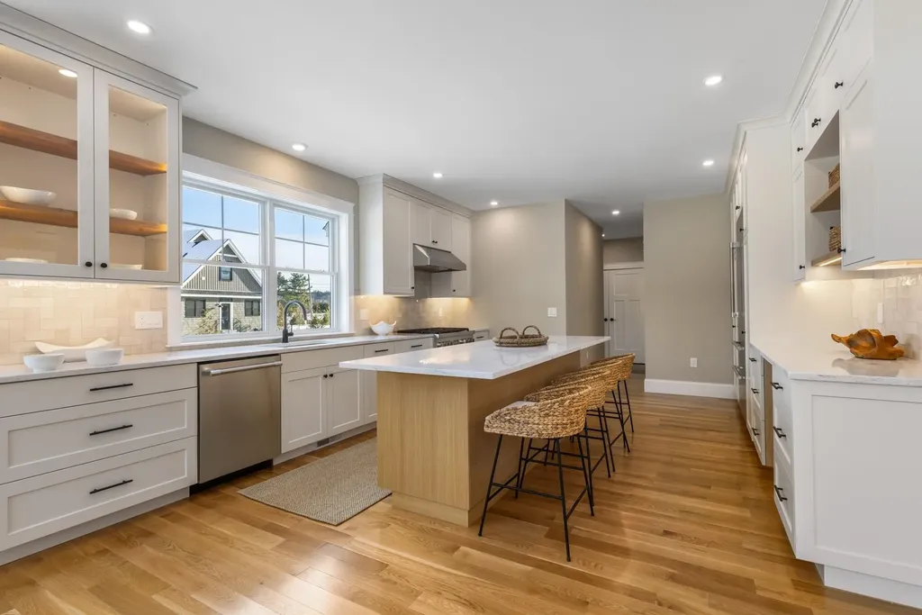 10 Shipwright Way Newington NH 03801