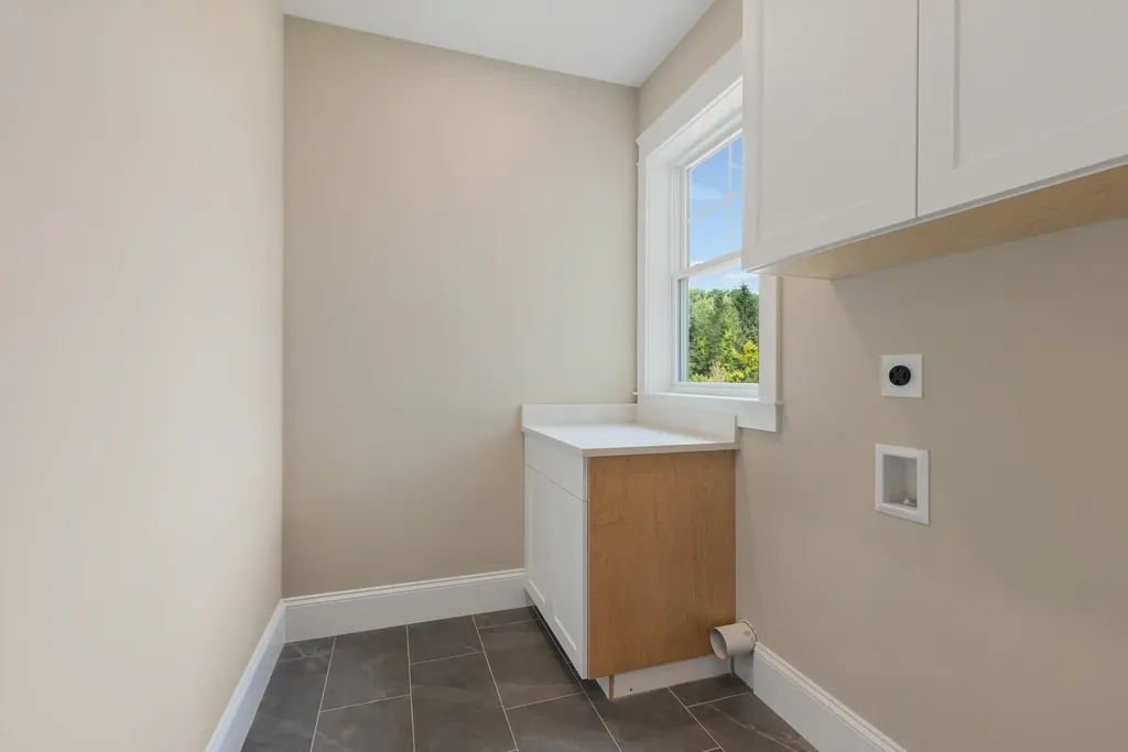 10 Shipwright Way Newington NH 03801