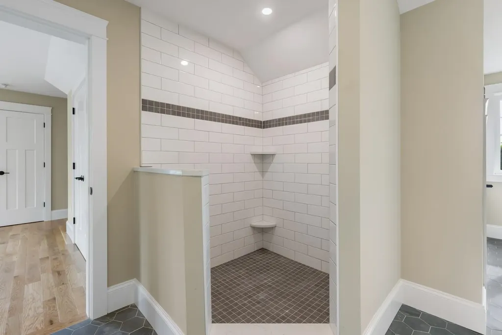 10 Shipwright Way Newington NH 03801