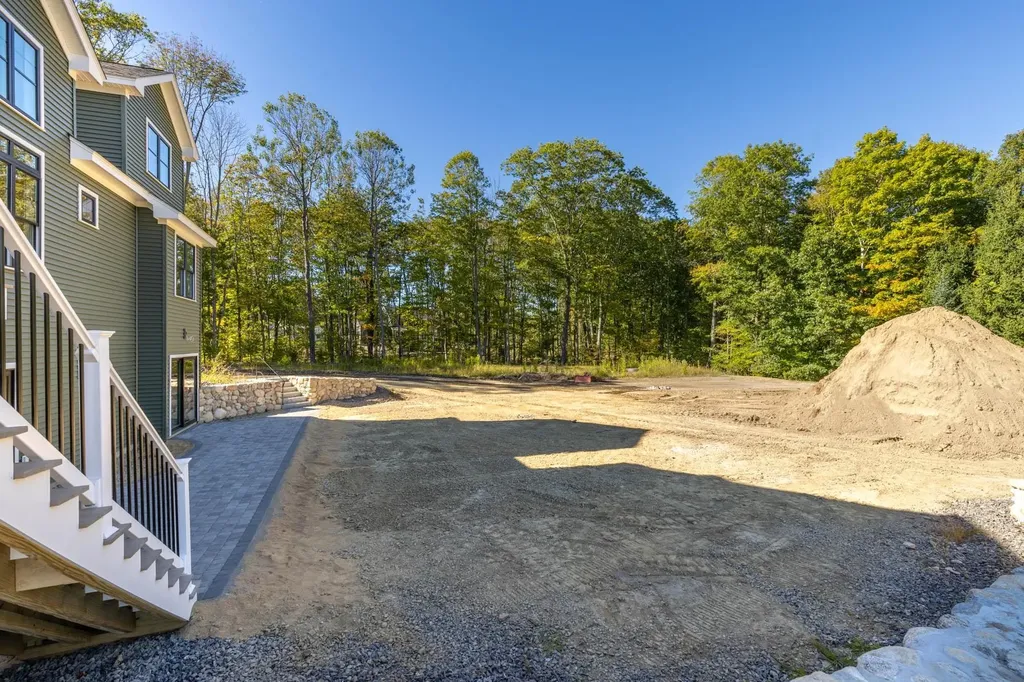 10 Shipwright Way Newington NH 03801