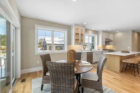 10 Shipwright Way Newington NH 03801