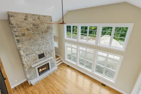 10 Shipwright Way Newington NH 03801