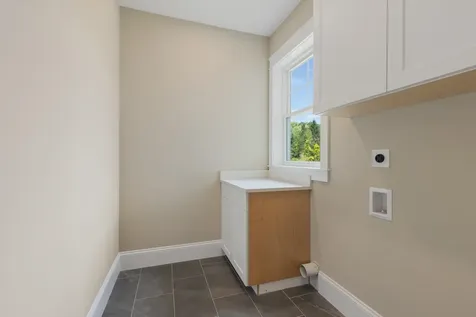 10 Shipwright Way Newington NH 03801