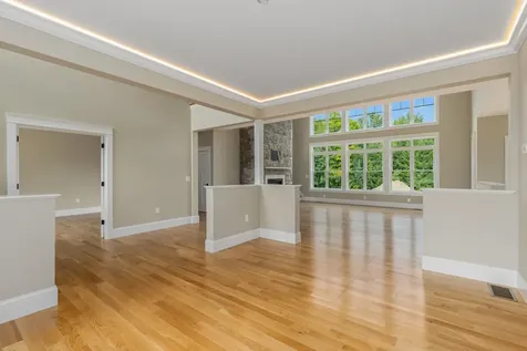 10 Shipwright Way Newington NH 03801