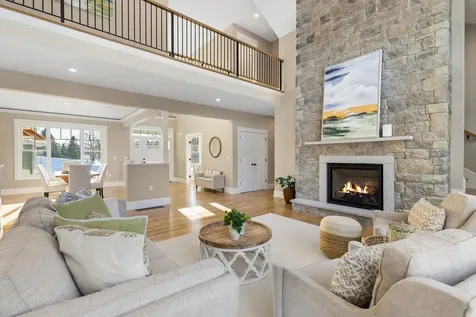 10 Shipwright Way Newington NH 03801