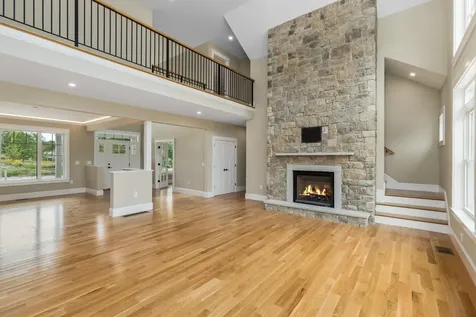 10 Shipwright Way Newington NH 03801