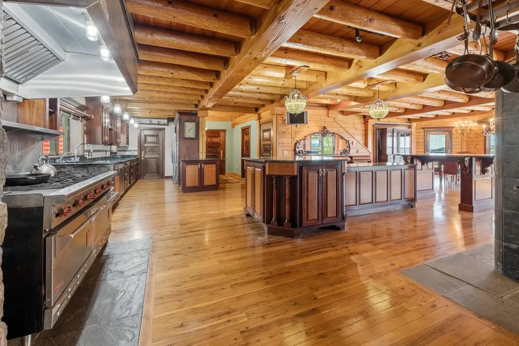 1950 Collins Road Halifax VT 05358