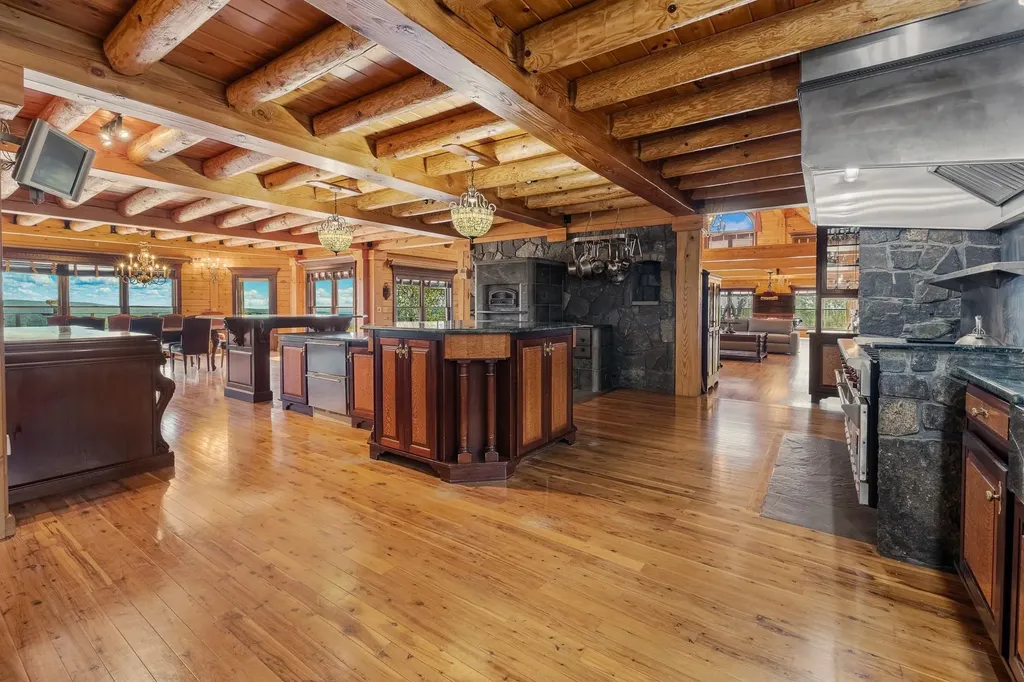 1950 Collins Road Halifax VT 05358