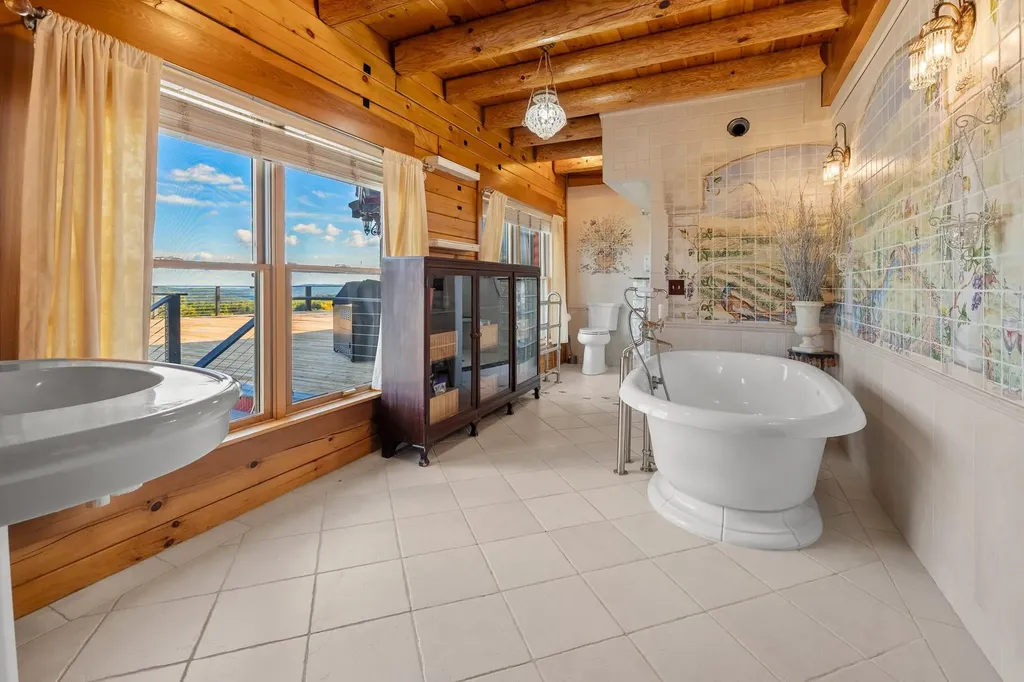 1950 Collins Road Halifax VT 05358