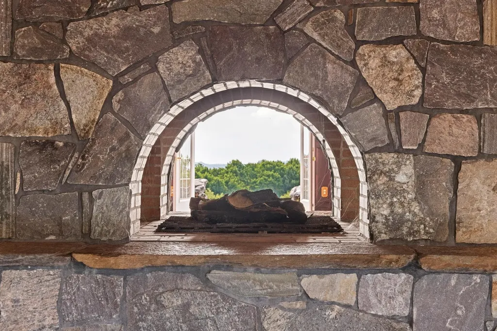 1950 Collins Road Halifax VT 05358