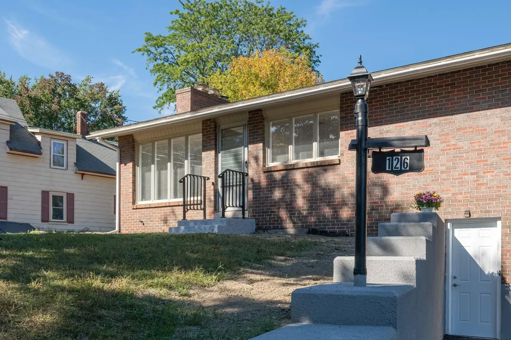 126 Cohas Avenue Manchester NH 03109