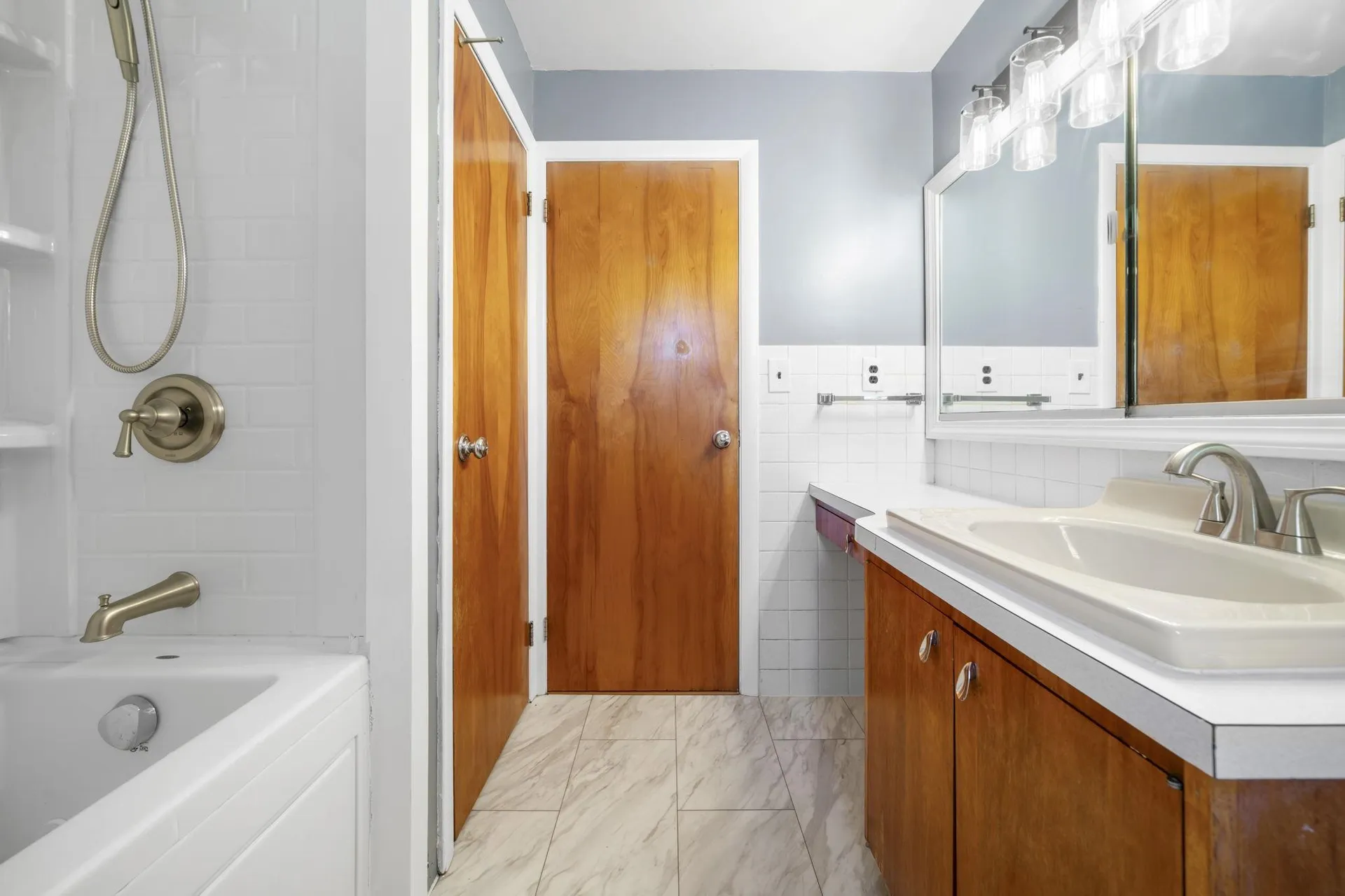 126 Cohas Avenue Manchester NH 03109