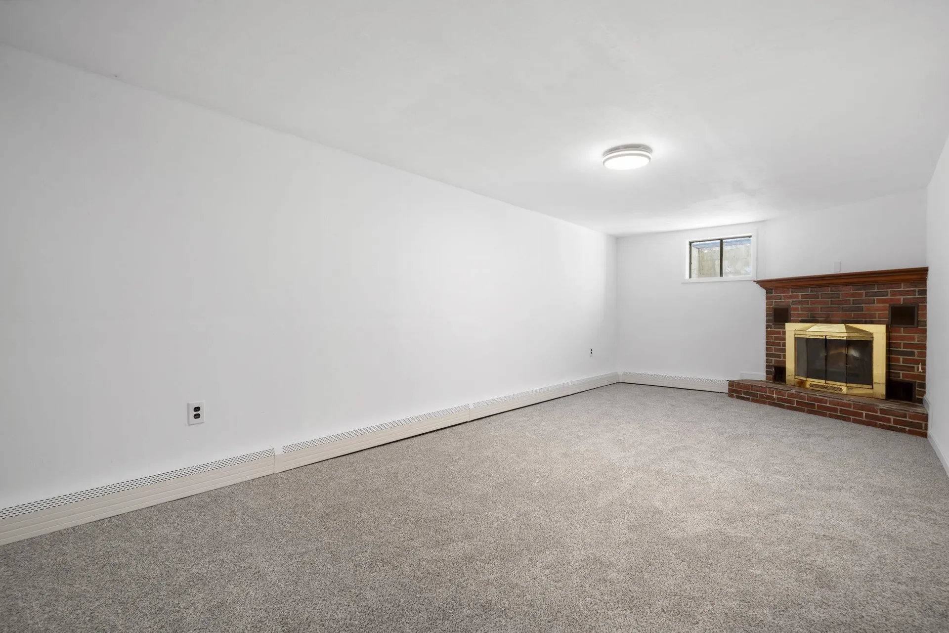 126 Cohas Avenue Manchester NH 03109