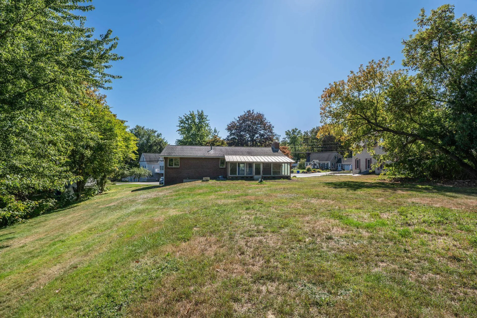 126 Cohas Avenue Manchester NH 03109