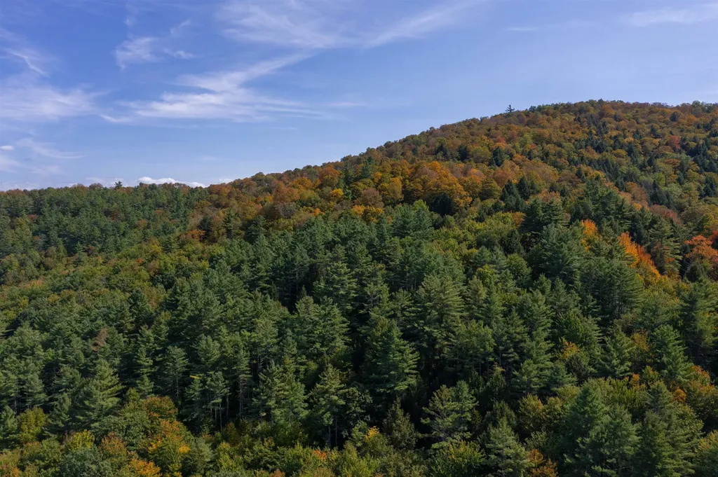 00 Howe Hill Road Sharon VT 05068