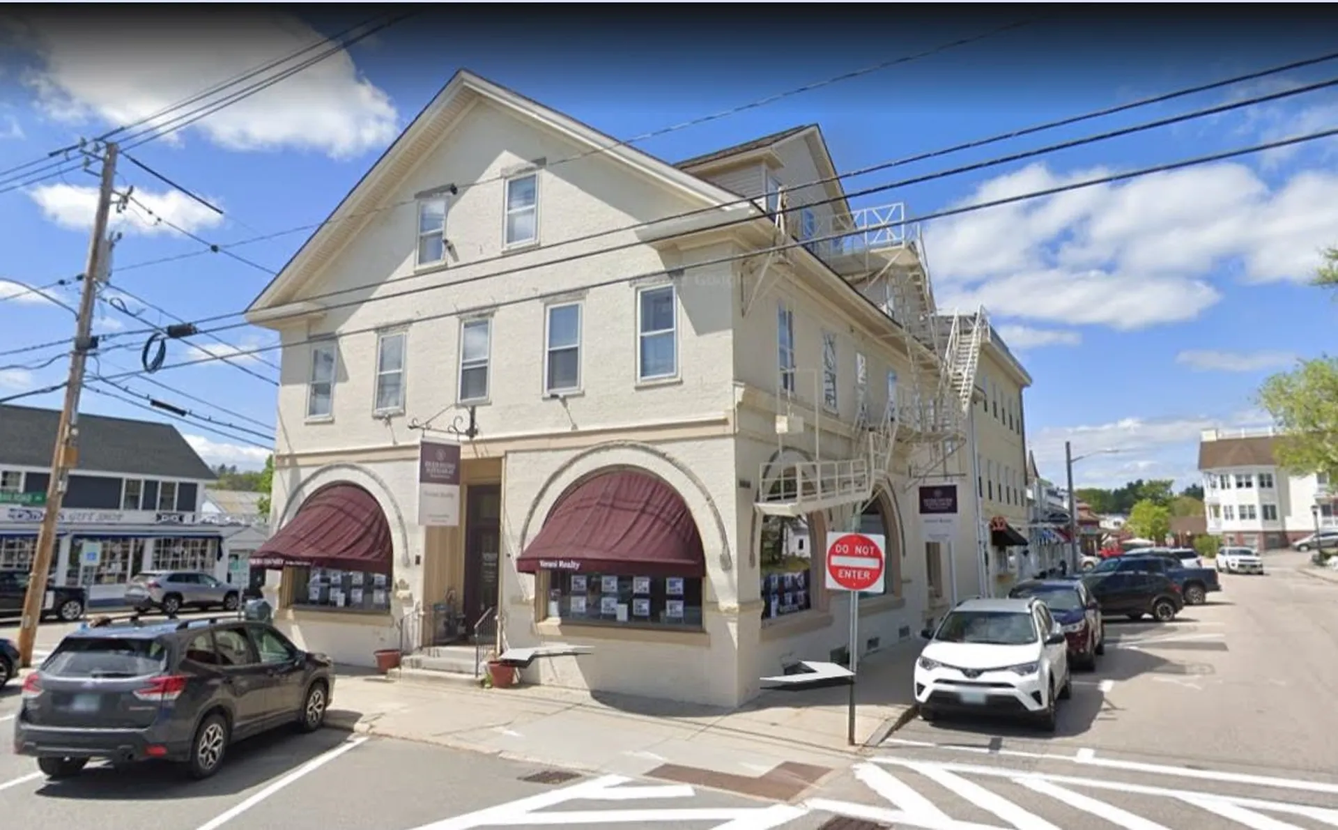 22 South Main Street Wolfeboro NH 03894