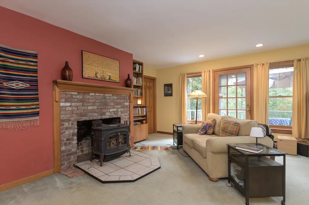 10 Ethan Hill Brattleboro VT 05301