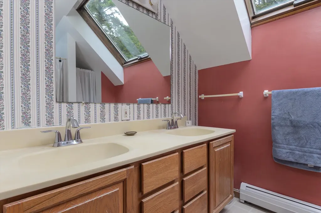 10 Ethan Hill Brattleboro VT 05301