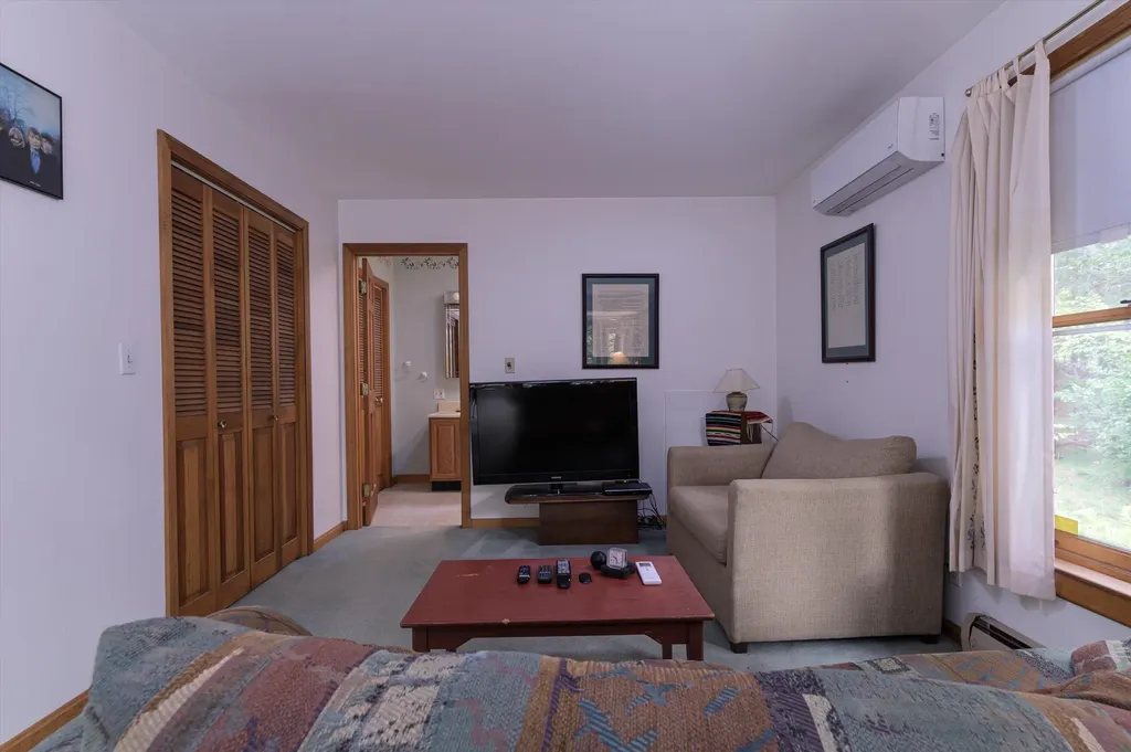 10 Ethan Hill Brattleboro VT 05301