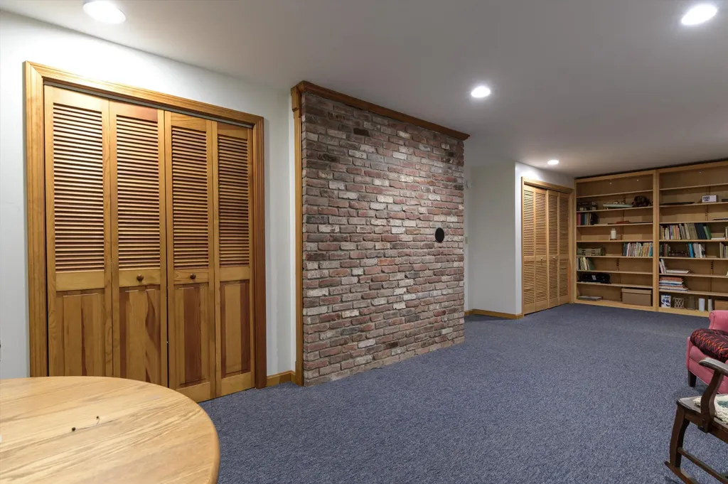 10 Ethan Hill Brattleboro VT 05301