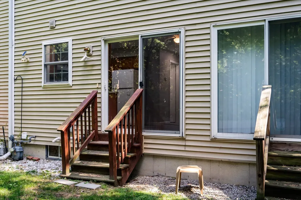 49 Harvell Street Manchester NH 03102