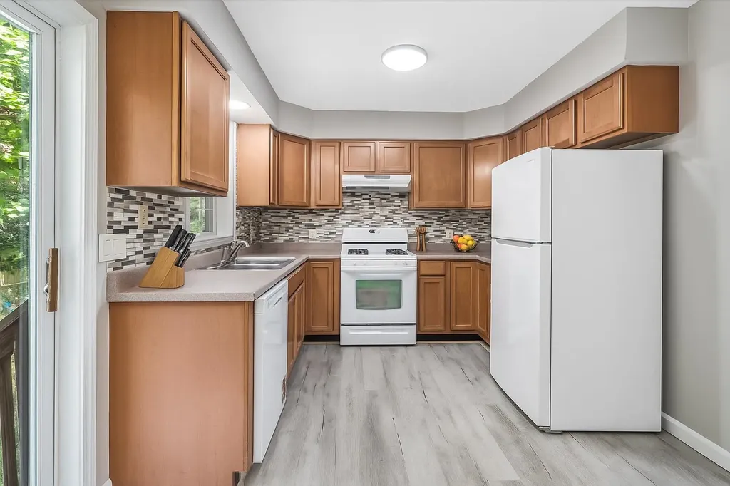 49 Harvell Street Manchester NH 03102