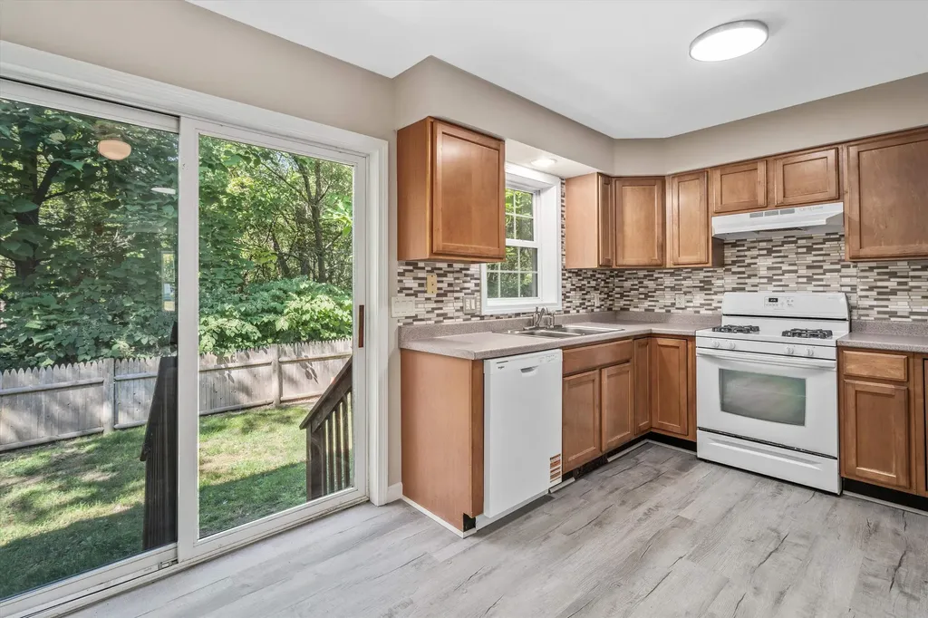 49 Harvell Street Manchester NH 03102