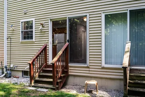 49 Harvell Street Manchester NH 03102