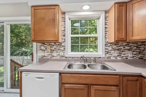 49 Harvell Street Manchester NH 03102