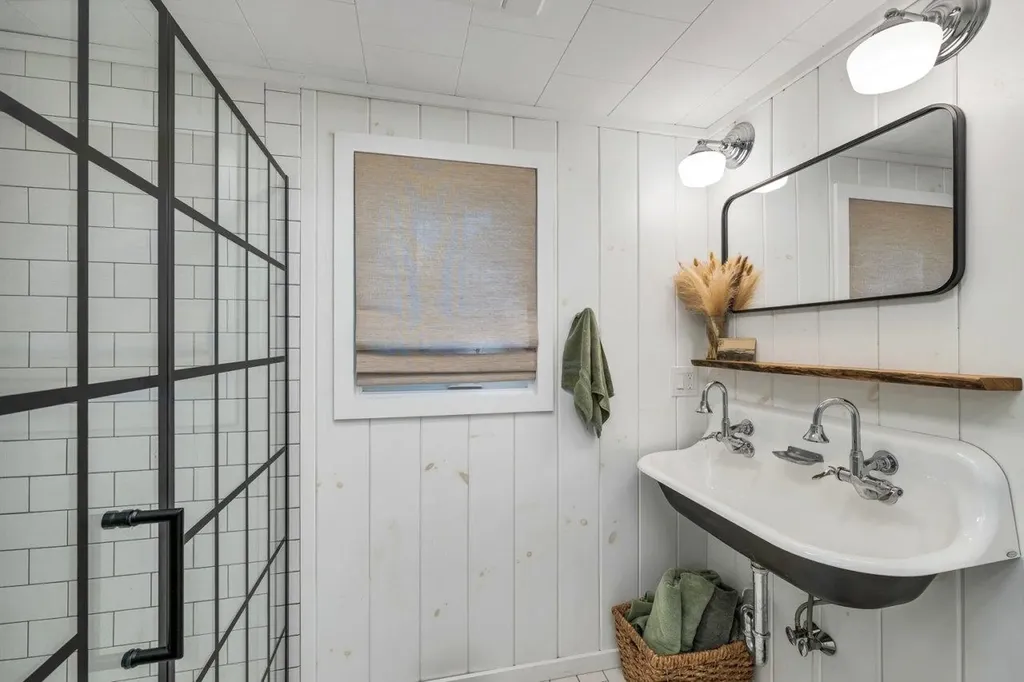 58 Rollins Road Alton NH 03810