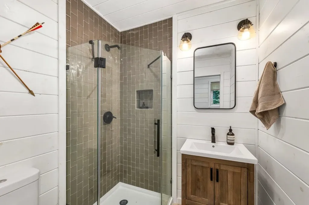 58 Rollins Road Alton NH 03810